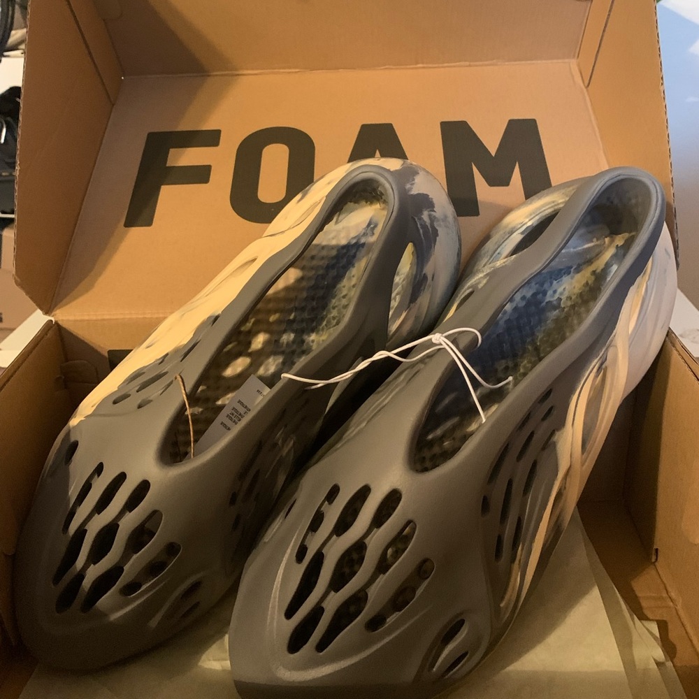 YEEZY FOAM RUNNERS MXT MOON GREY